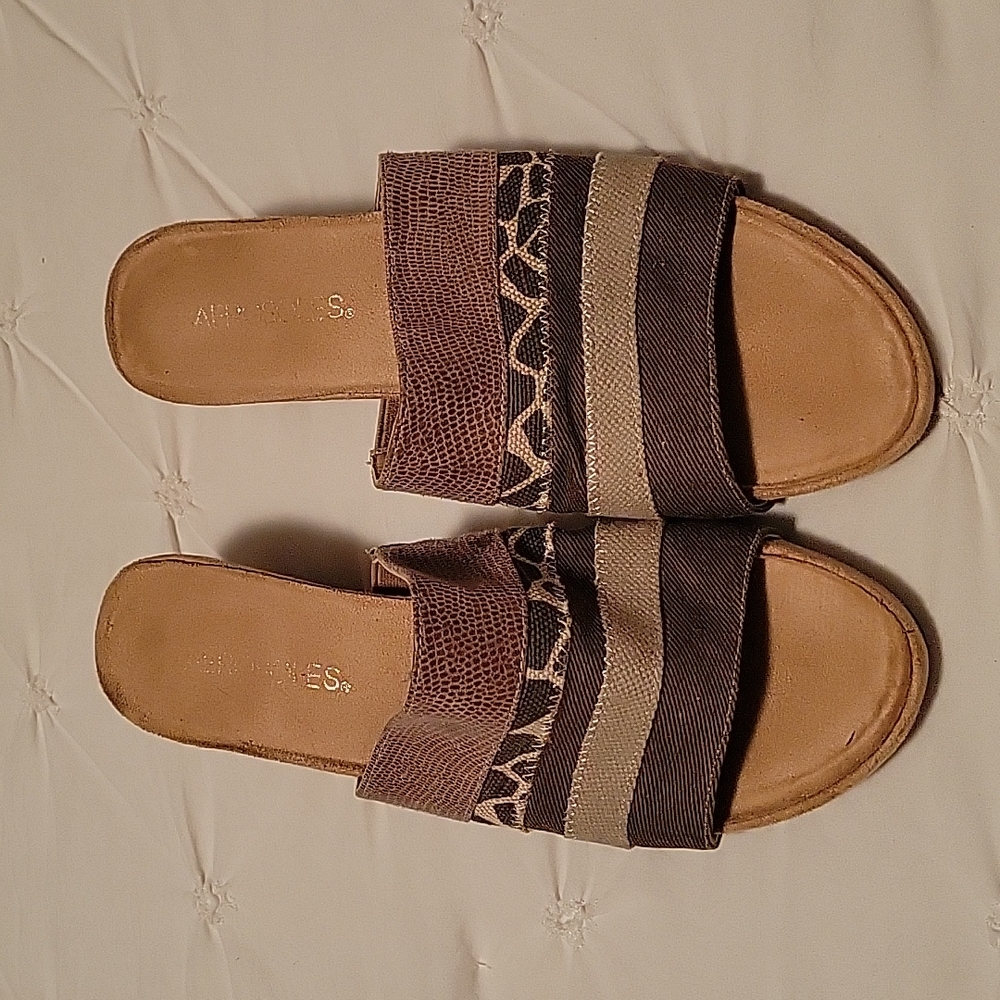 Wedge sandals